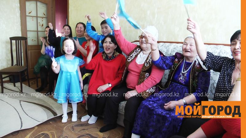 Родные и соседи болеют за участников Олимпиады из Уральска