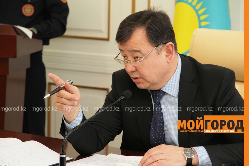 Аким города попросил уральцев вовремя платить за комуслуги