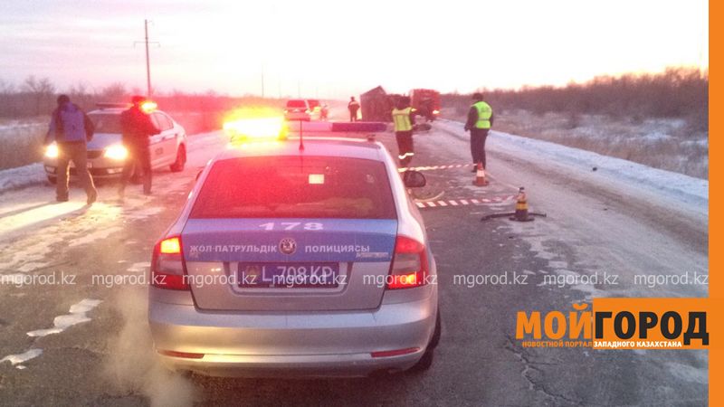 Один человек погиб и двое пострадали в аварии на трассе Астрахань-Актобе