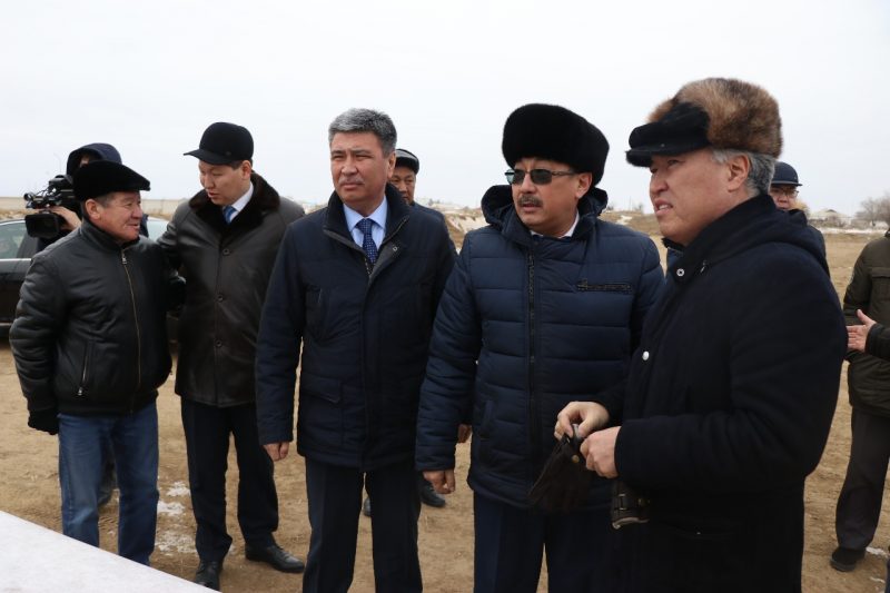 Министр культуры и спорта посетил мемориальный комплекс Сарайшык в Атырау