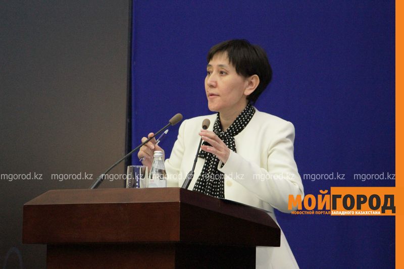 Назарбаев министру труда: Тамара, ты устала на этой работе?