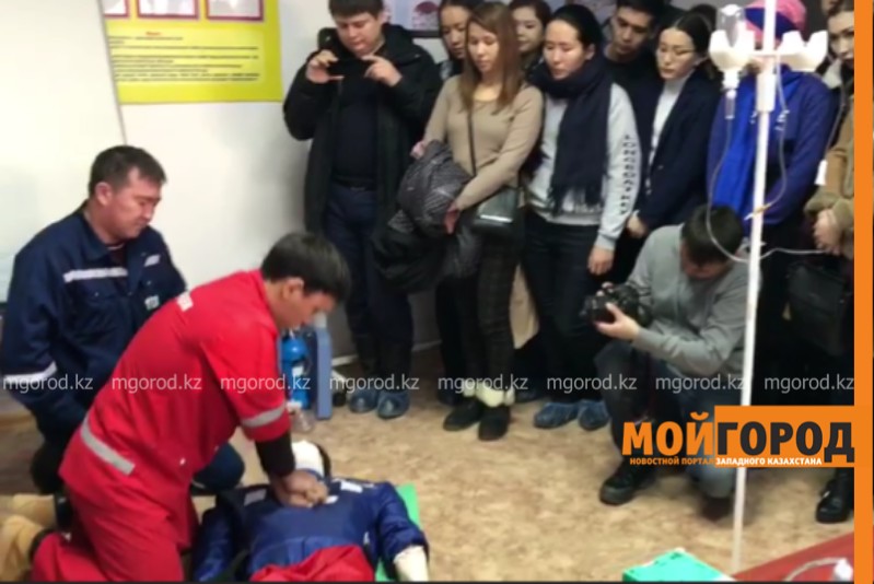 40 волонтеров смогли поработать в службе скорой помощи в Атырау