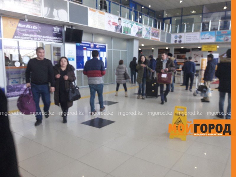 Я больше этой авиакомпанией точно никуда не полечу - пассажир рейса Алматы-Атырау (видео)