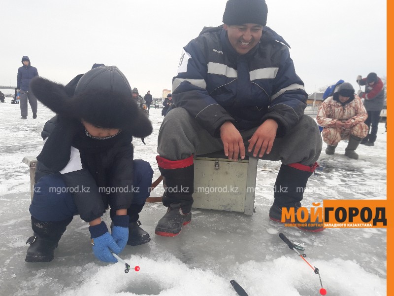 В Атырауские рыбаки отдали весь свой улов одиноким пенсионерам (видео)