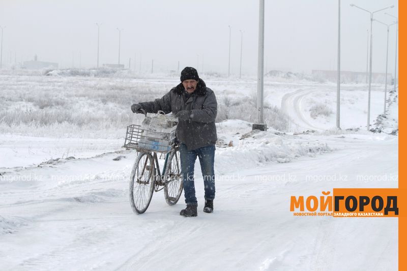 Жители нового микрорайона Уральска 16 лет живут без дорог