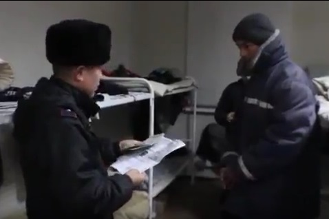 82 жителя Атырау незаконно привлекли к работе гастарбайтеров (видео)