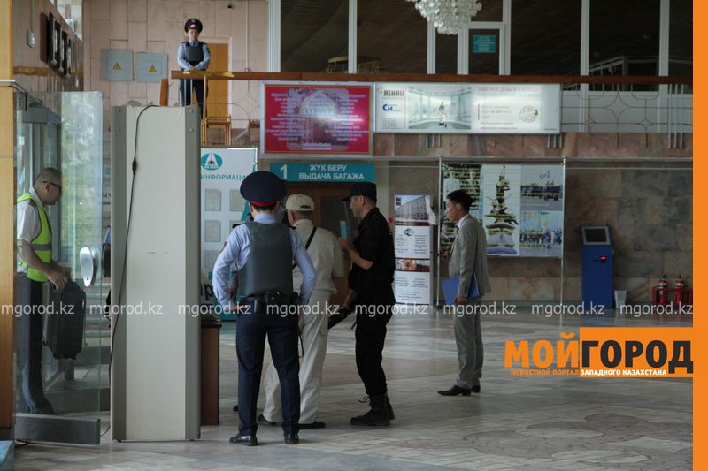 Сотрудника антикоррупционной службы ЗКО задержали с анашой в аэропорту Алматы