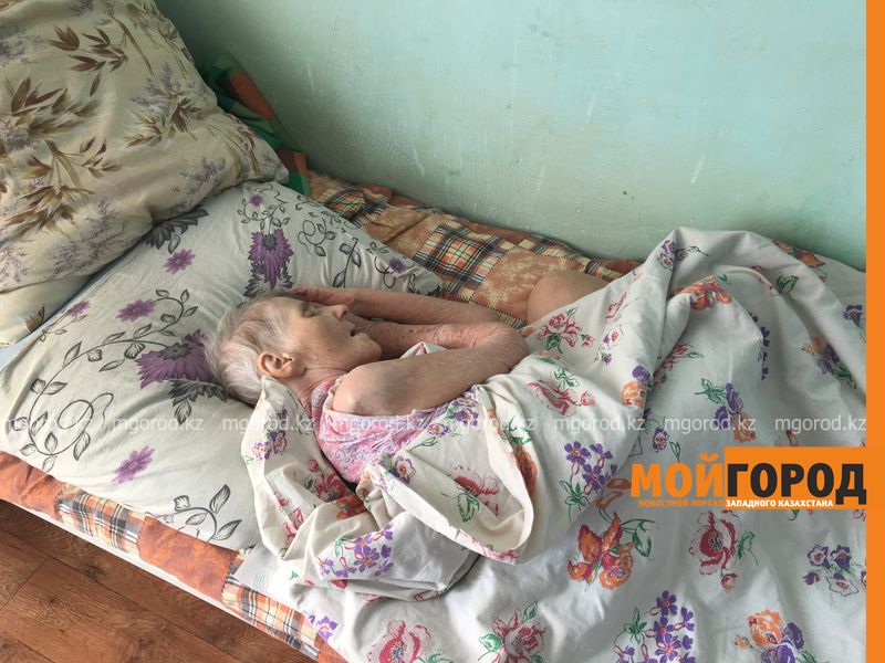 Родственница постоялицы дома престарелых Уральска: мою тетю не кормят, и она тает на глазах