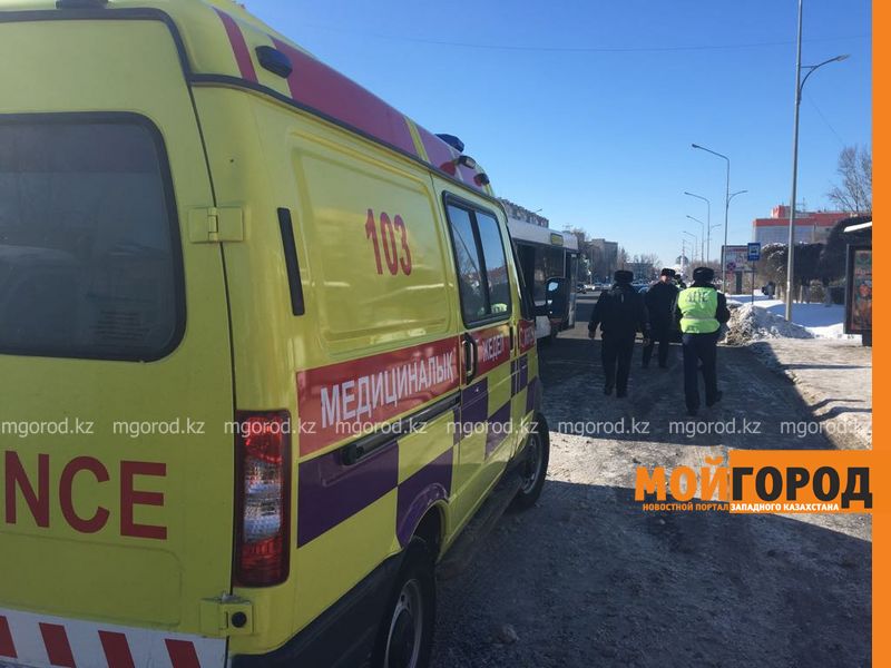 Девушку сбили на пешеходном переходе в центре Уральска