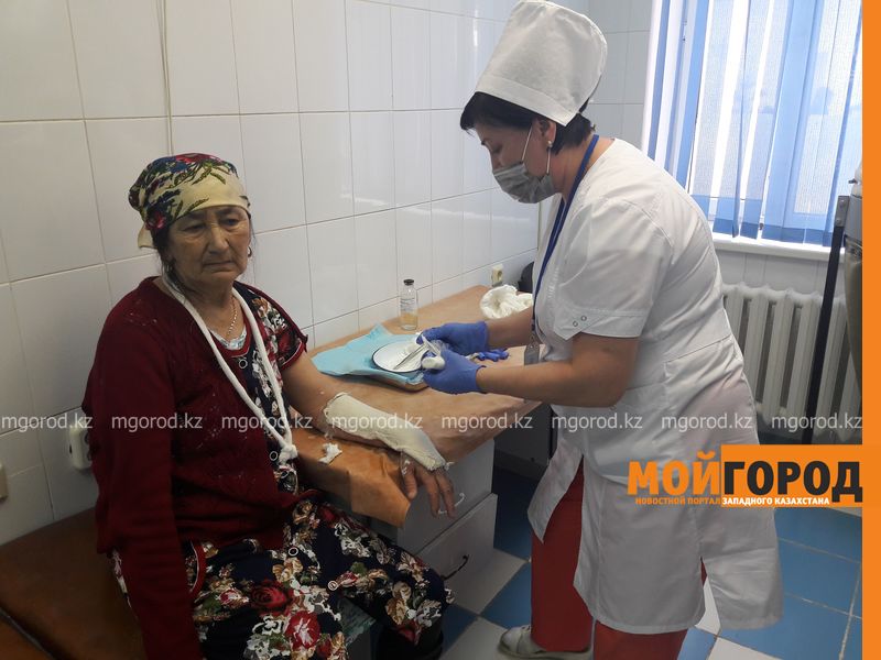 В Уральске 100 человек пострадали из-за гололеда