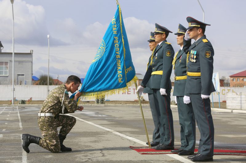 В Атырау 50 солдат срочной службы уволились в запас