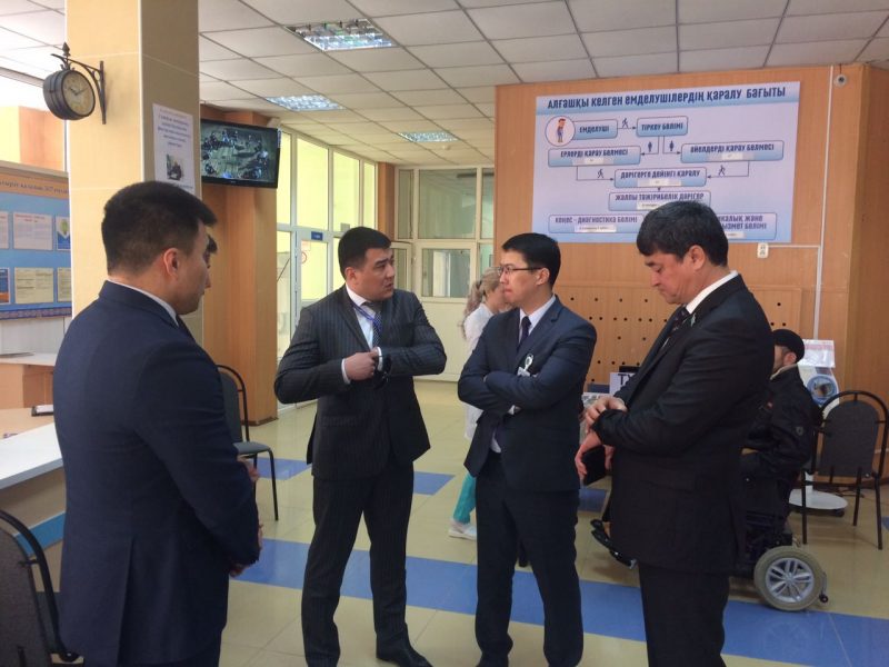 В Атырау нет отдельной поликлиники для госслужащих - облздрав Атырауской области
