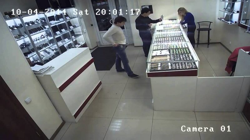 В Атырау мужчина украл золото из ломбарда
