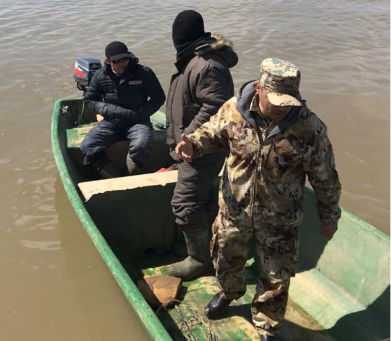 В Атырау двое браконьеров задержаны с партией осетрины