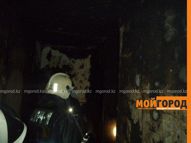 70 человек эвакуировали из дома из-за пожара в шахте лифта в Уральске