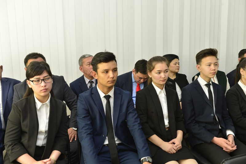 В Атырау 300 студентов смогут получить образование по региональным грантам