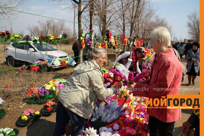 Православные христиане отметили Радоницу в Уральске