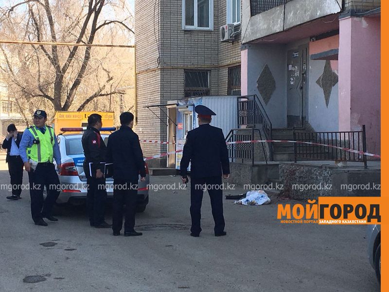 В ДВД ЗКО рассказали подробности падения женщины с 14 этажа