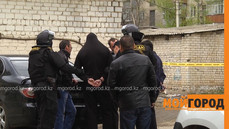 В Атырау задежан участник преступной группы, распространявшей наркотики (видео)