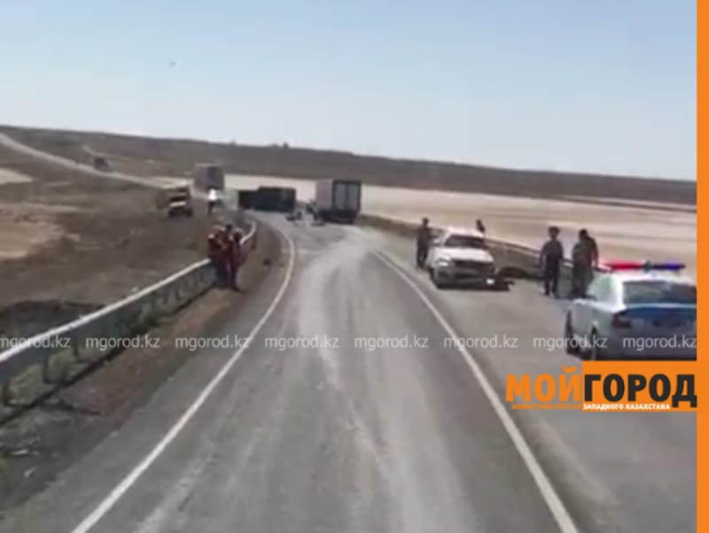 Два человека погибли в аварии в Атырауской области