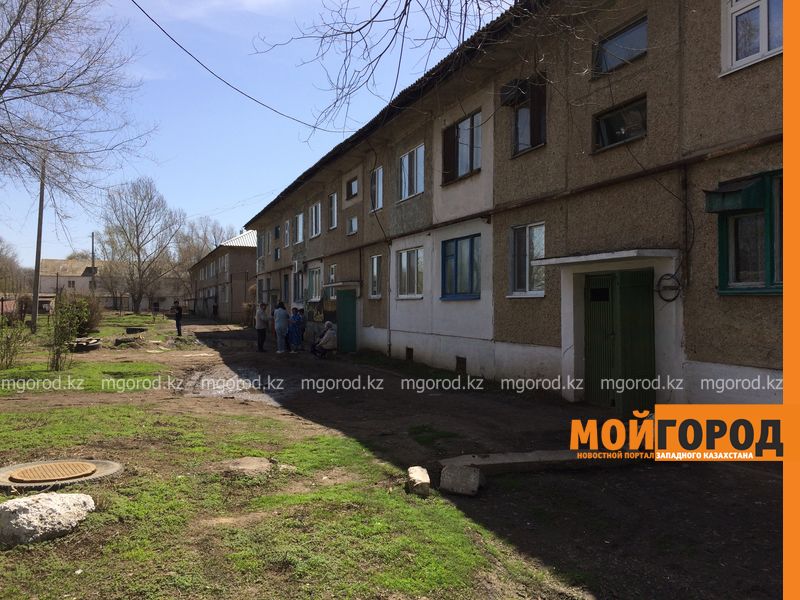 Жители микрорайона в Уральске жалуются на запах нечистот