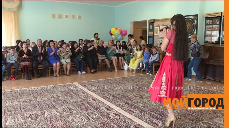 Депутаты и предприниматели ЗКО поздравили детей с праздником