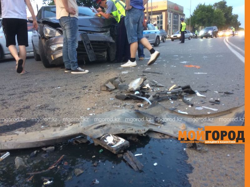 ДТП с участием 4 автомобилей произошло в Уральске