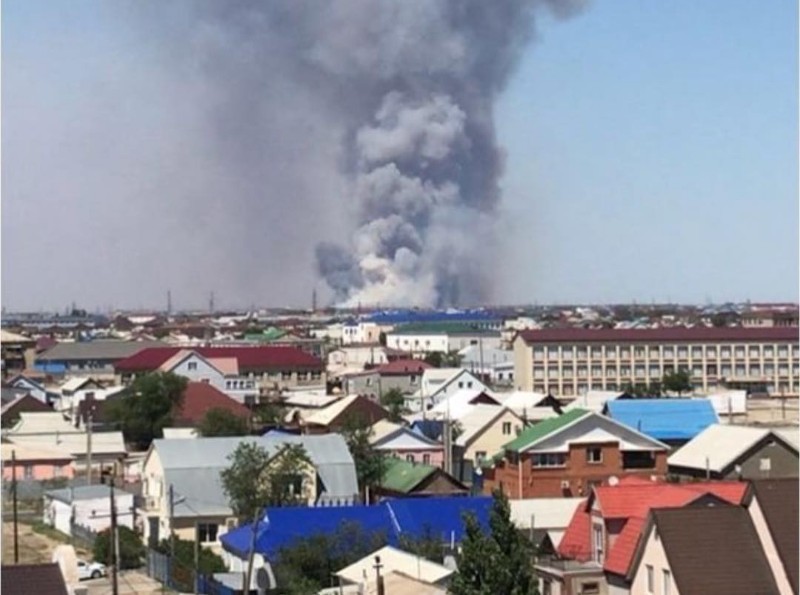 Жителей Атырау напугал пожар в пригородном поселке