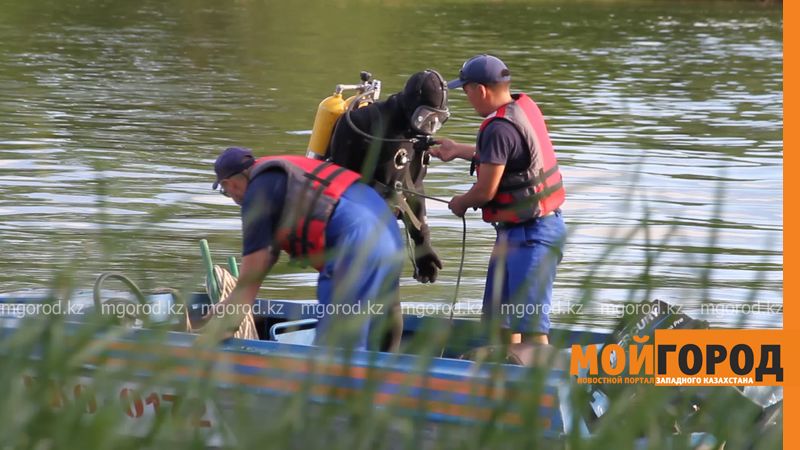 Водолазы нашли тело утонувшего парня в Уральске