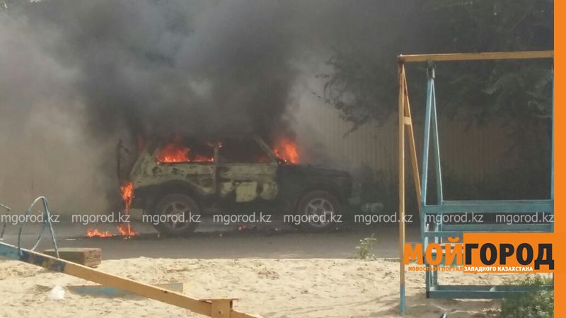 Автомашина полностью сгорела в Уральске