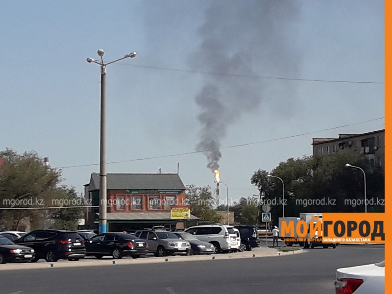 Горящий факел на Атырауском НПЗ напугал жителей Атырау