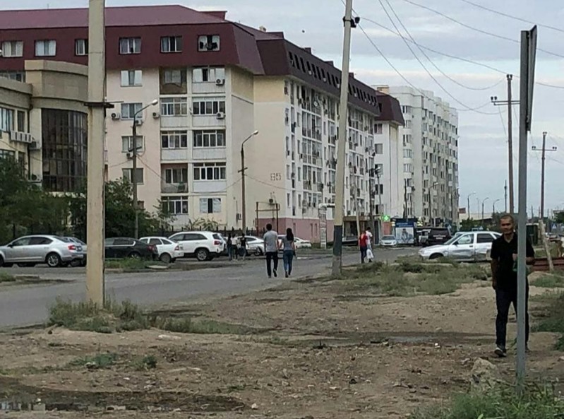 Жители Атырау пожаловались на нехватку тротуаров в городе