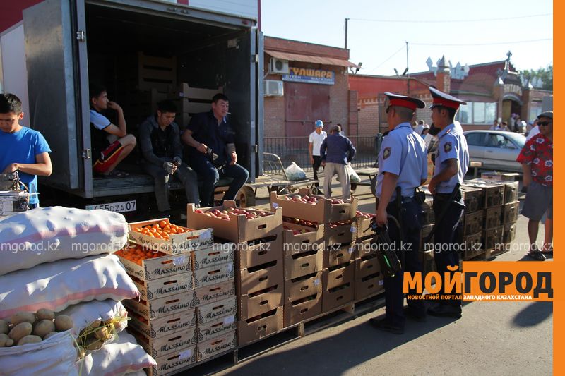 На рынке «Мирлан» прошел рейд по местам стихийной торговли