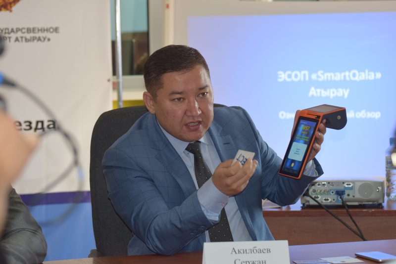 В Атырау около 300 кондукторов и водителей обучат электронному билетированию