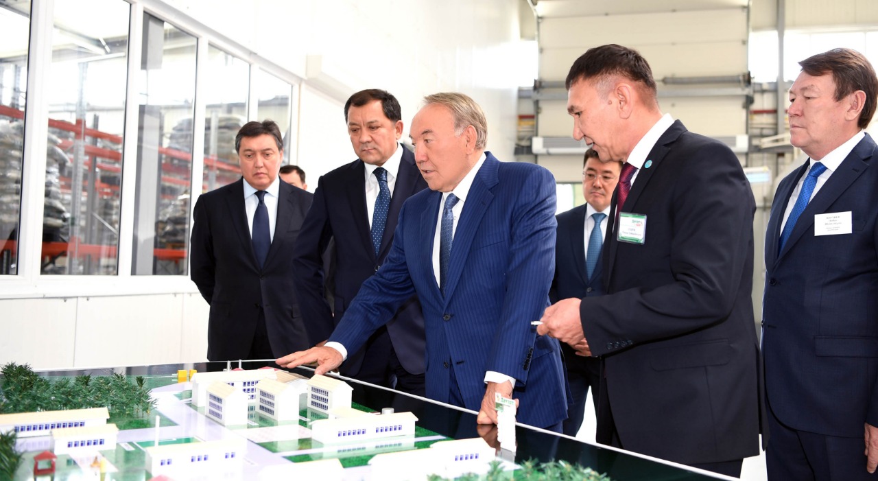 Нурсултан Назарбаев посетил АО «Эмбамунайгаз»