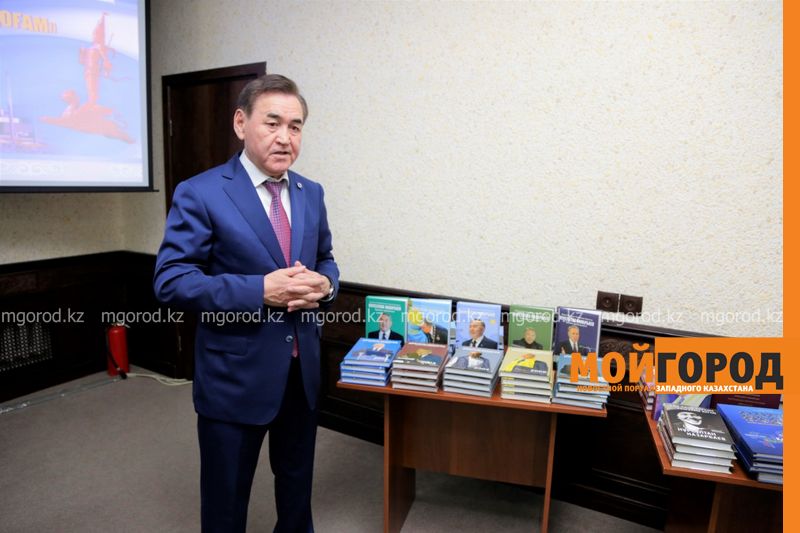 Начальник канцелярии президента РК Махмуд Касымбеков встретился с Атыраускими студентами