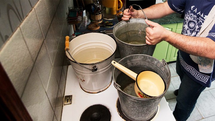 В Атырау отключат горячую воду