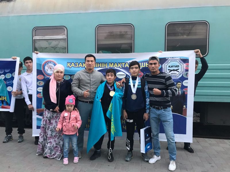 Атырауский спортсмен Есенбек Сигуатов стал первым чемпионом мира по грэпплингу 