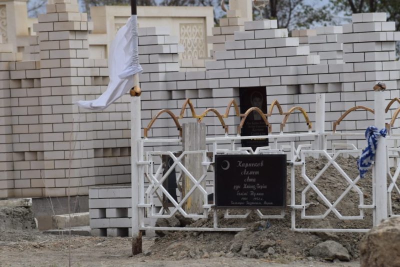 В Атырау могилу аулие Ахмет-ата перенесли на кладбище «Ногай»