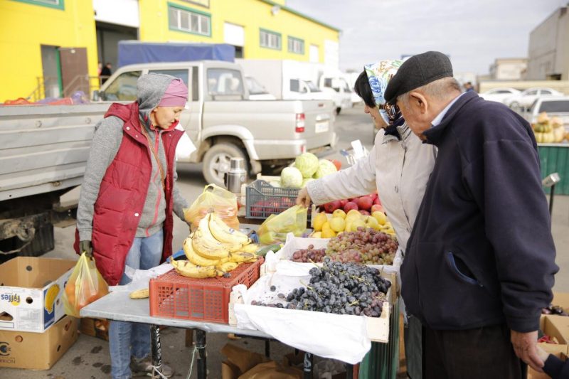 На сельскохозяйственных ярмарках в Атырау продавали продукты по завышенной цене