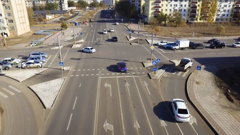В Атырау отремонтировали и расширили три центральные городские улицы
