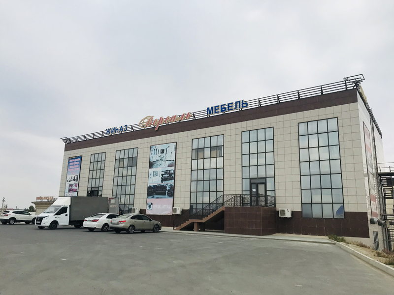 Свадебный переполох в мебельном магазине!