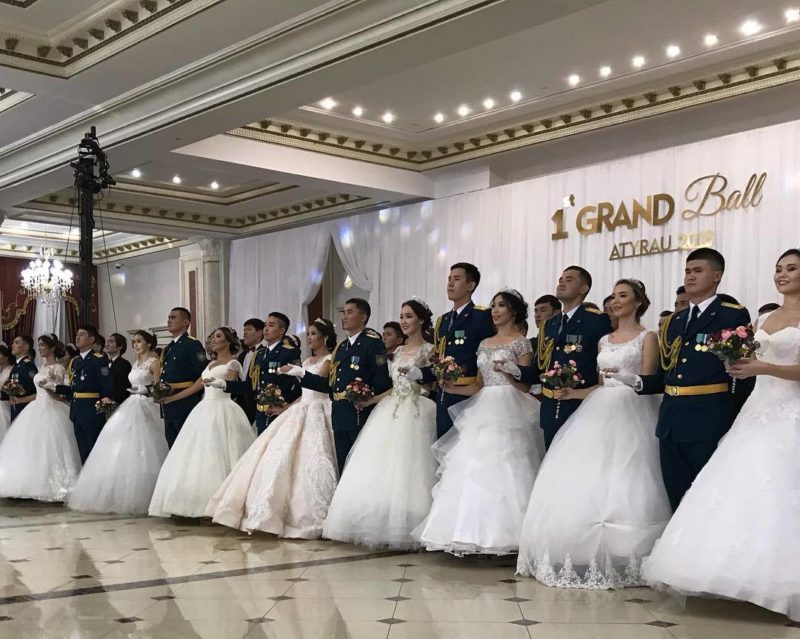2 миллиона тенге было собрано в ходе благотворительного Гранд бала в Атырау