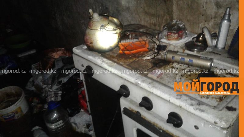 Пожарные эвакуировали 95 человек из общежития Уральска