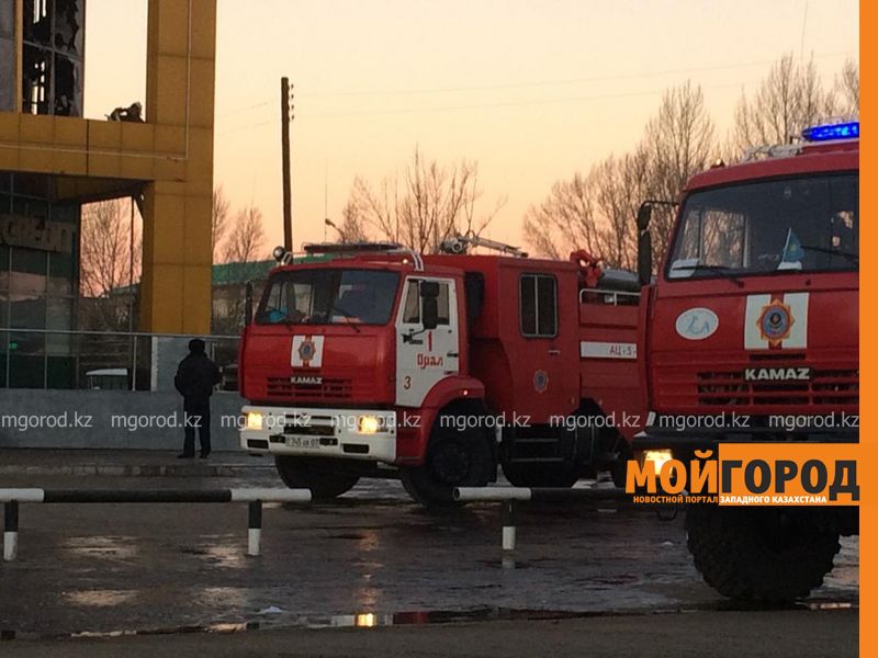 В Уральске горел ТЦ «Променад»