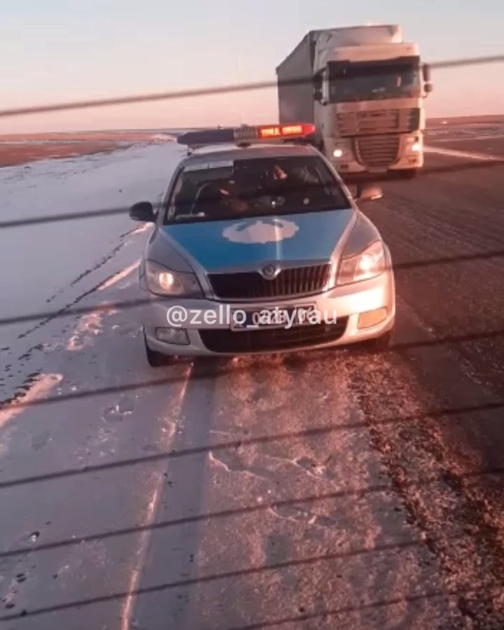В Атырау дорожный патруль остановил карету скорой помощи с пациентом