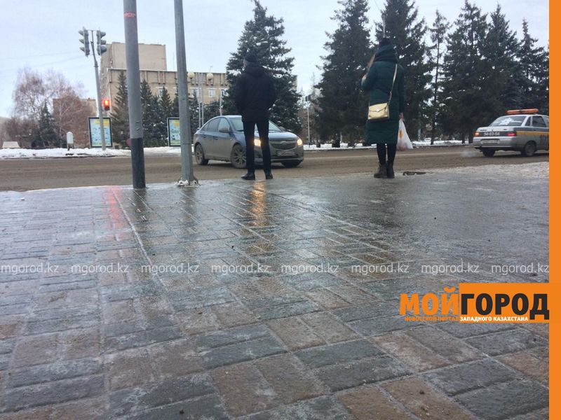 В ЗКО закрыли трассу