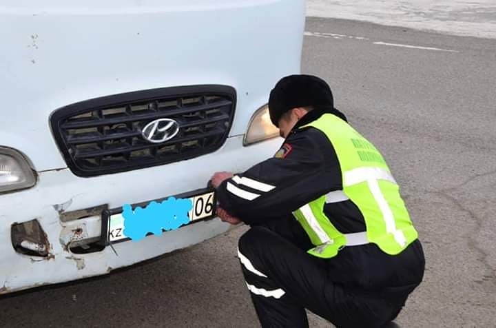 В Атырау двое водителей управляли автобусами в нетрезвом состоянии