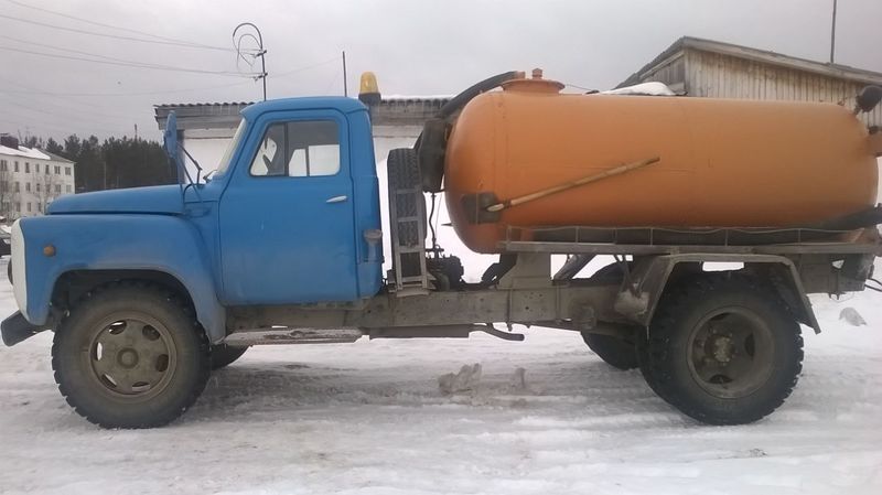 В два раза повысили цены на свои услуги ассенизаторские машины в Уральске