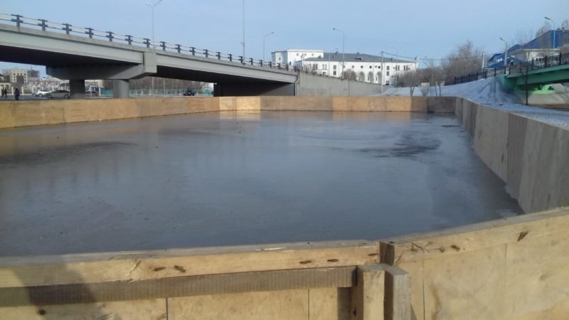 В Атырау открылся городской каток